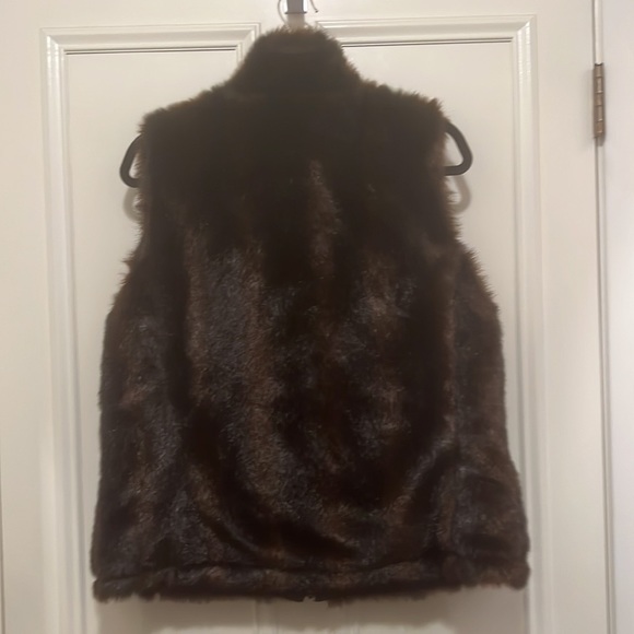 Old Navy Reversible Fur Vest Large - Picture 3 of 13